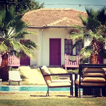 Πανσιόν Adrenalin Village