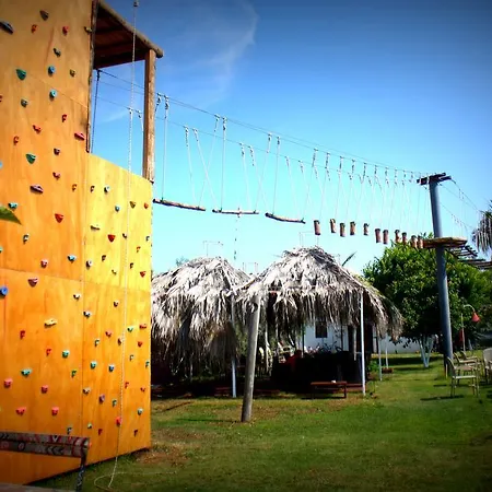 Πανσιόν Adrenalin Village 3*